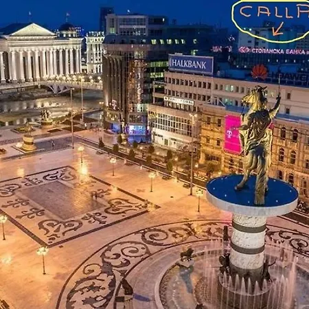 Calla: Modern In Center With Secure Parking Apartment